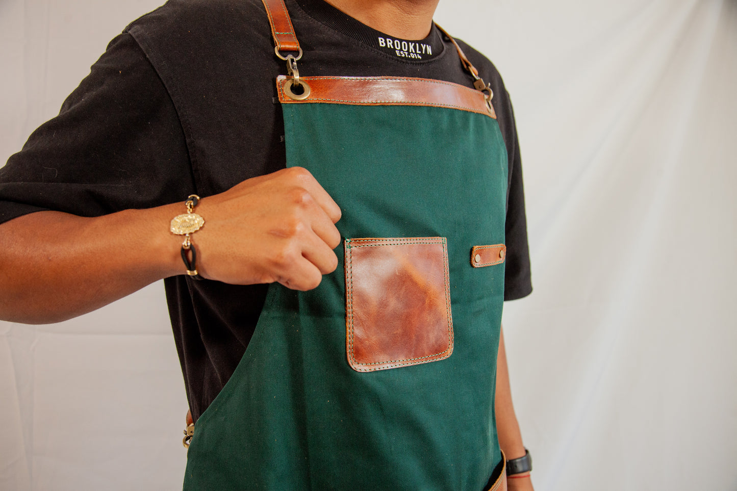 APRONS